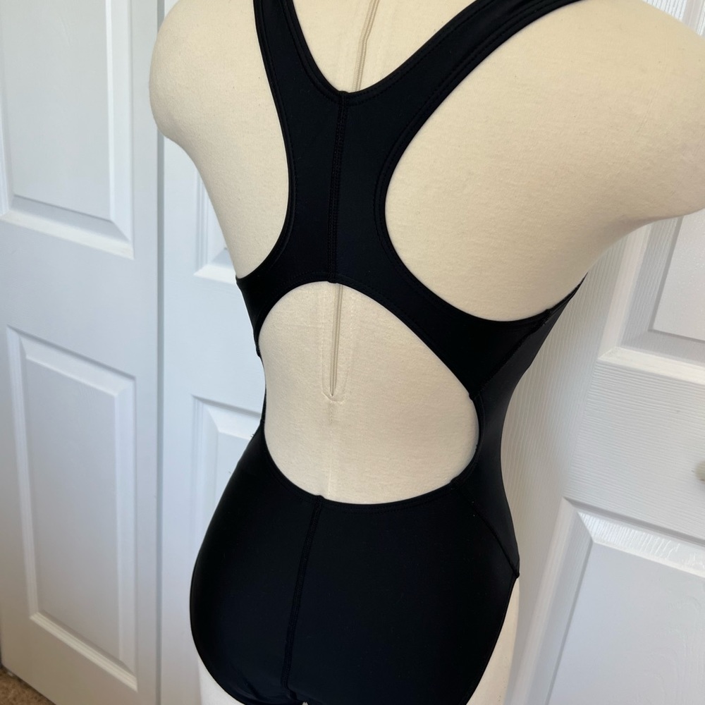 TYR Women’s swimsuit